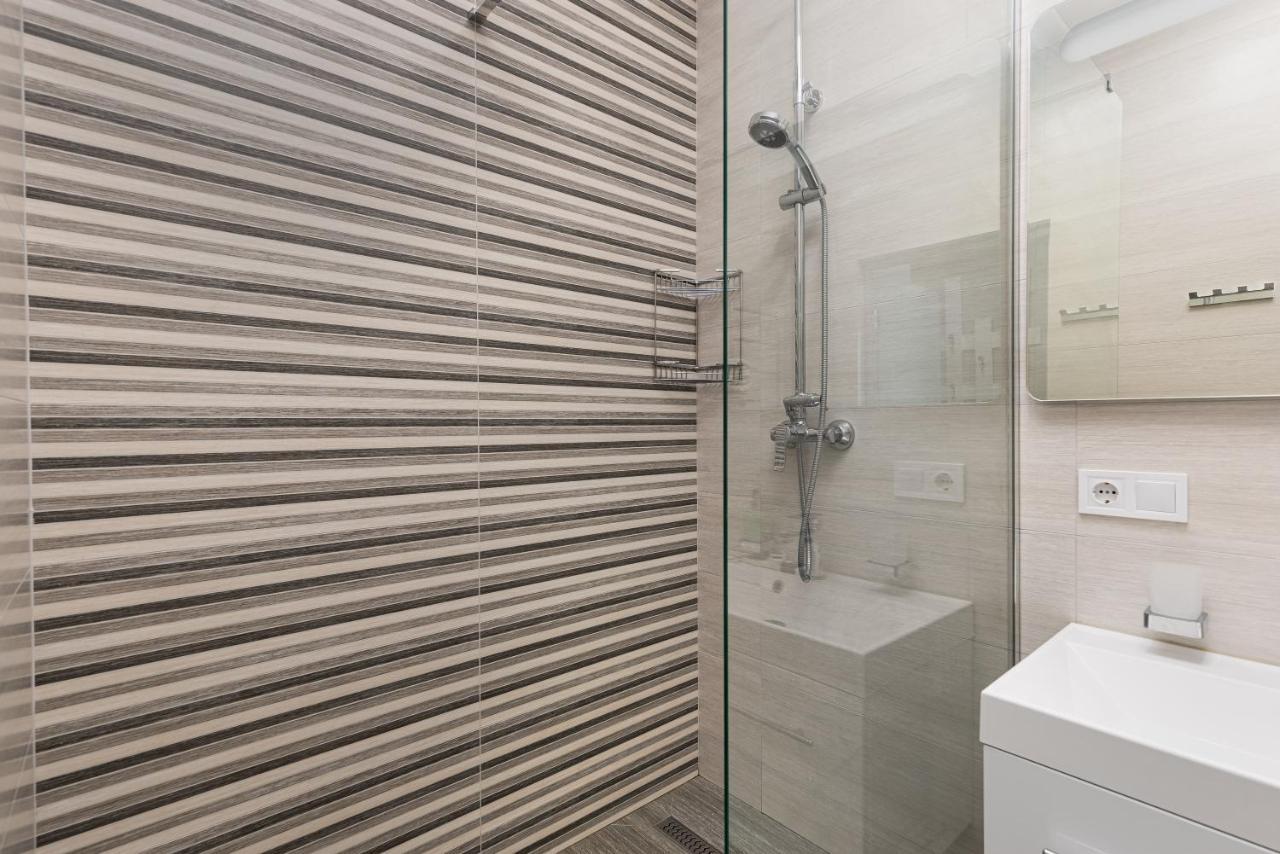 44 Pearl 1-Bedroom Panoramic Sea View Apartment Odesa Exterior photo